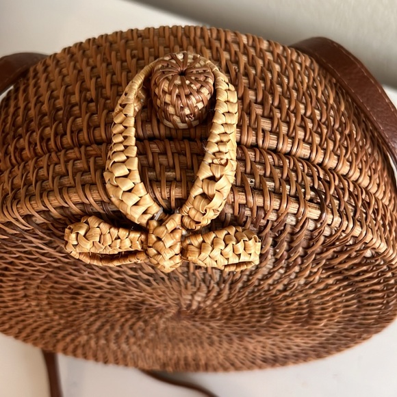 Round Straw Crossbody Bag - Picture 6 of 14